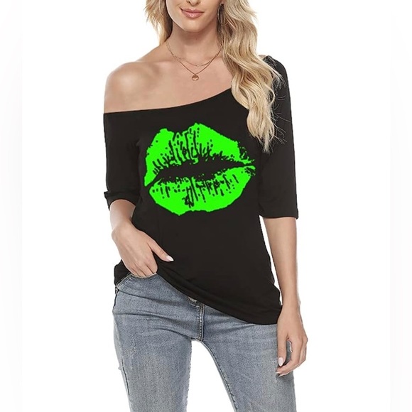 Lip 💋Shoulder off T-shirt - Picture 4 of 4